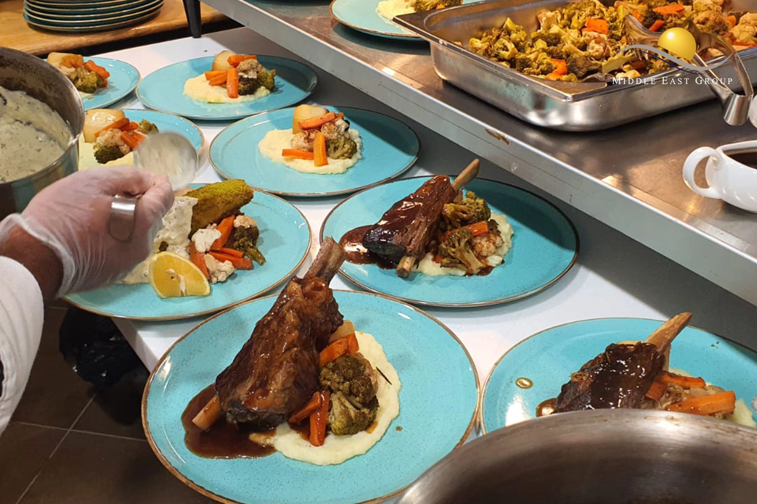 خدمات تقديم الطعام والمطاعم Middle East Catering and Restaurant Services